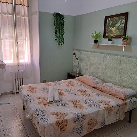 Camera Privata Vicino Al Teatro Ariston Appartement San Remo Buitenkant foto