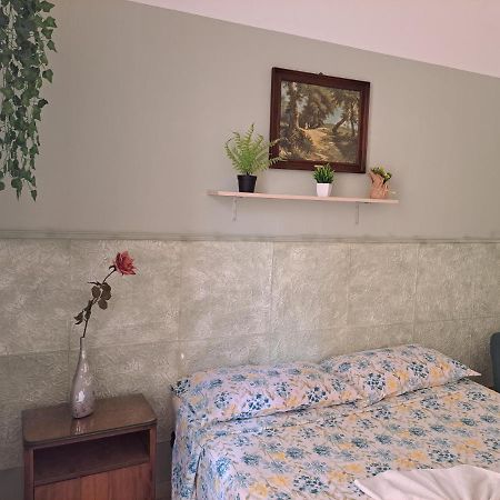 Camera Privata Vicino Al Teatro Ariston Appartement San Remo Buitenkant foto